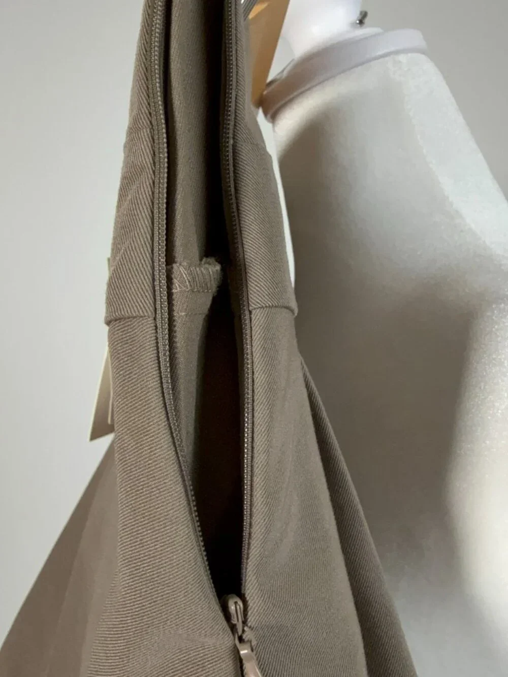 ANTHROPOLOGIE FLAT WHITE Tan Pleated Mini Skort with Belt Loops Women's Size M - Picture 7 of 7